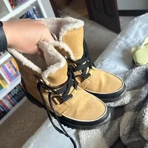 Sorel | Shoes | Sorel Tan And Black Rain Snow Boots  display picture 3